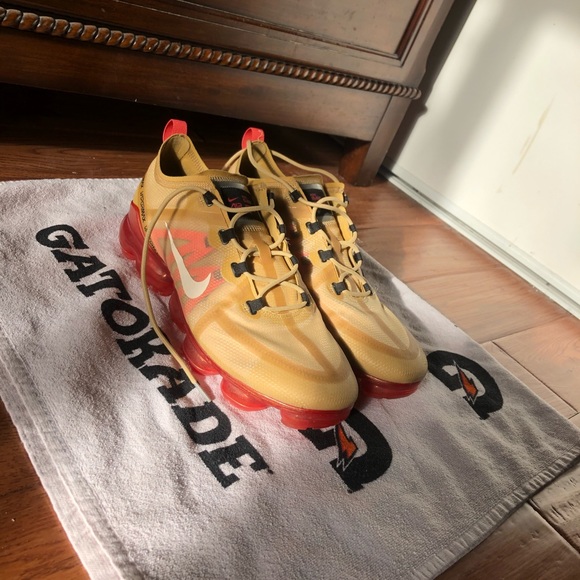 Nike Air Vapormax 2019 Crimson Gold - Picture 1 of 8